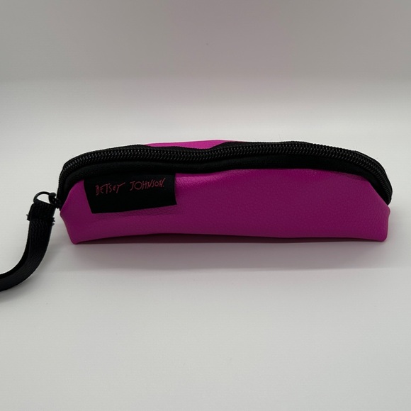 Betsey Johnson Cherry Cosmetic Brush Set - Pink and Black - Picture 3 of 6